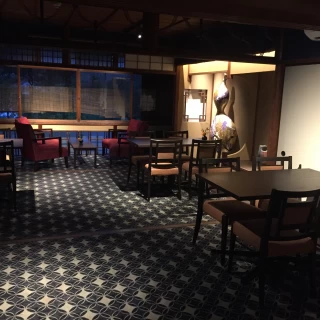 夜だったので、落ち着いた雰囲気