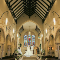 セントマリーズ教会のステンドグラスは聖母マリアです。