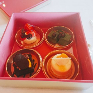 試食したコース料理です。