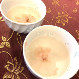 受付後に振舞われる桜茶|508986さんの彌高神社の写真(743899)