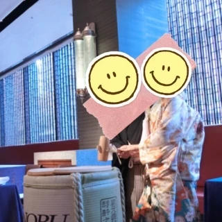 大きな樽での鏡開きは盛り上がりました