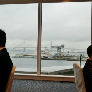 置く天候でしたがベイブリッジが見えました