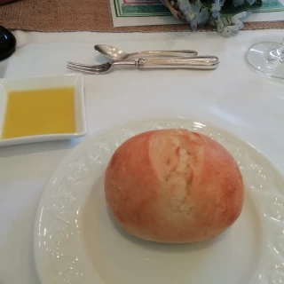 試食のパンです。オリーブオイルで食べました。