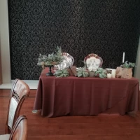 披露宴会場2の新郎新婦の席です。