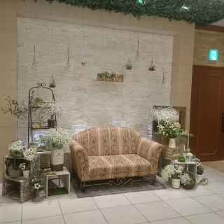 フォトスポットです。左のドアが衣装室になります。