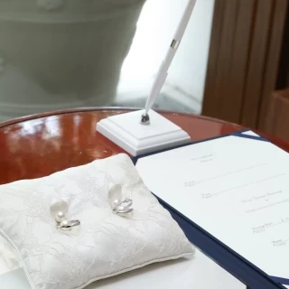 ホテルから貸りたリングピロー
