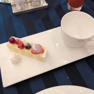 ウェディングケーキ　カット