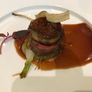 付け合わせのお野菜も美味しくお肉はとても柔らかい