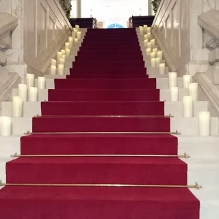 入場までの階段