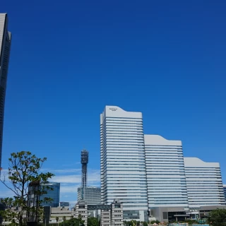 挙式会場からはみなとみらいが一望できます