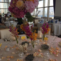 ゲストテーブルの装花（ブライダルフェアにて）