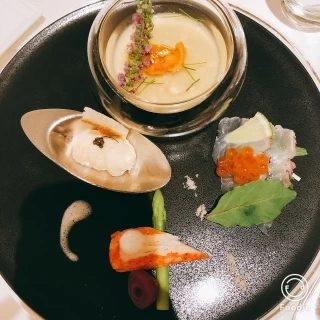 海からの贈り物 うに、キャビアが使われていて高級感がある