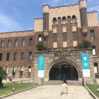 元大阪市立博物館の外観そのままの歴史的な入り口