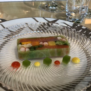 サーモンやお野菜の組み合わせがとてもさっぱりしています。