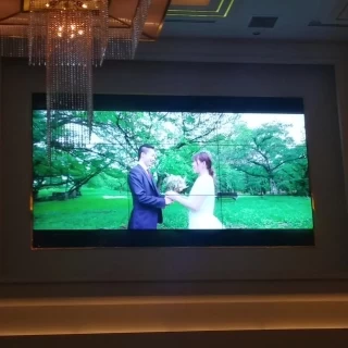 巨大モニター
