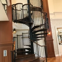 オックスフォード邸のらせん階段