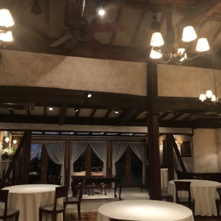 木造の披露宴会場、木の香りもします。