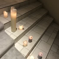 エントランスの絨毯はオプションでグレーにできます