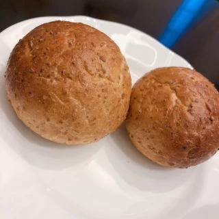 焼きたてパン