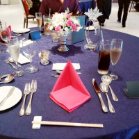 テーブルクロスとナフキンの色も豊富で自由な組合せができます。