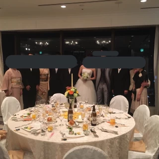 披露宴時のテーブル席の写真です