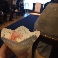 挙式のフラワーシャワーは提携のお花屋さんのお願いしました