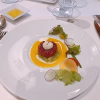 前菜
鮪とアボカド。ゲストの皆様に大好評