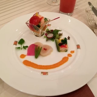 鮮やかで美しい前菜