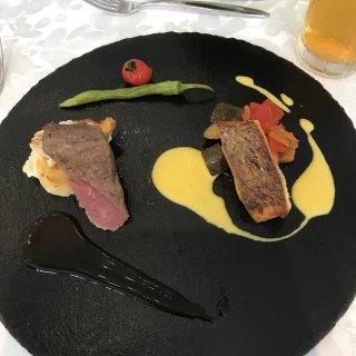 お肉料理。
