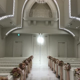 扉に映像を投影できます。