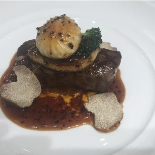 お料理は、お肉かお魚か選べました。お肉料理も美味しかったです