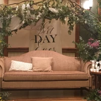 新郎新婦のソファー席