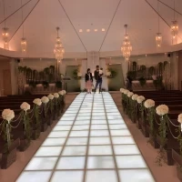バージンロードがLEDライトで写真写りは綺麗だと思う