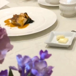 魚料理とスープ