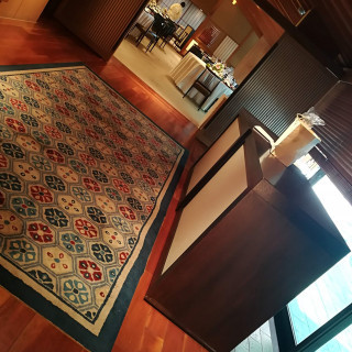 披露宴会場に繋がる廊下です。絨毯が素敵でした。