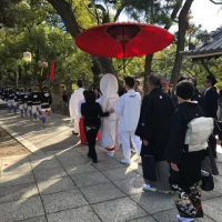 花嫁行列にて挙式の神殿に向かうところ3