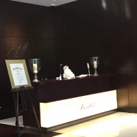 入り口を入ってすぐに受付があります