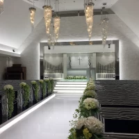 白を基調とした素敵なチャペルです