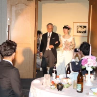 新婦父と入場