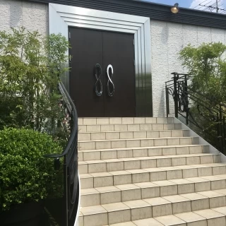 フラワーシャワーが映えそう