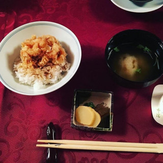 シメの天丼おいしかったです」
