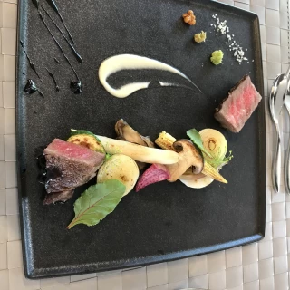 試食の肉料理
