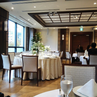 50人規模の小さな会場。無駄なものがなく丁度良い。