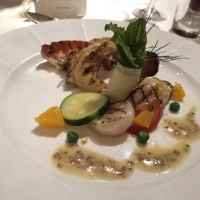 オマールエビと帆立貝のグリル