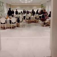 会場入り口で