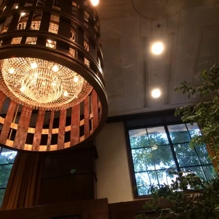 天井が高く広々としていました。
