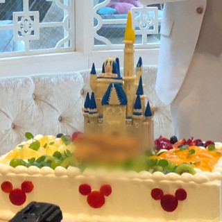 シンデレラ城をイメージしたウェディングケーキ