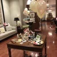 披露宴会場待合スペースの装飾案が展示1