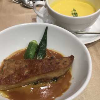温前菜とスープ