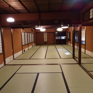 披露宴会場後方から、高砂方面を見た様子